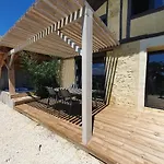 Hameau De - De Luxe & *