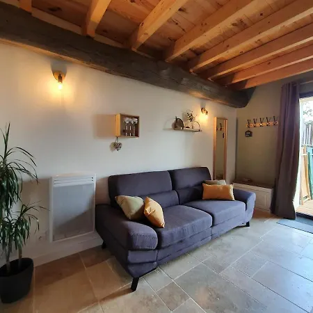 Hameau De - De Luxe & Semesterbostad *
